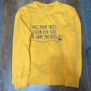 Boutique Women's Hug More Trees Long Sleeve Tee Medium fits like Small